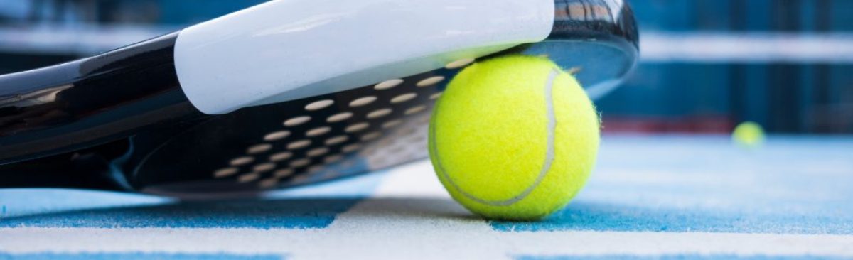 padel-tennis-black-racket-ball